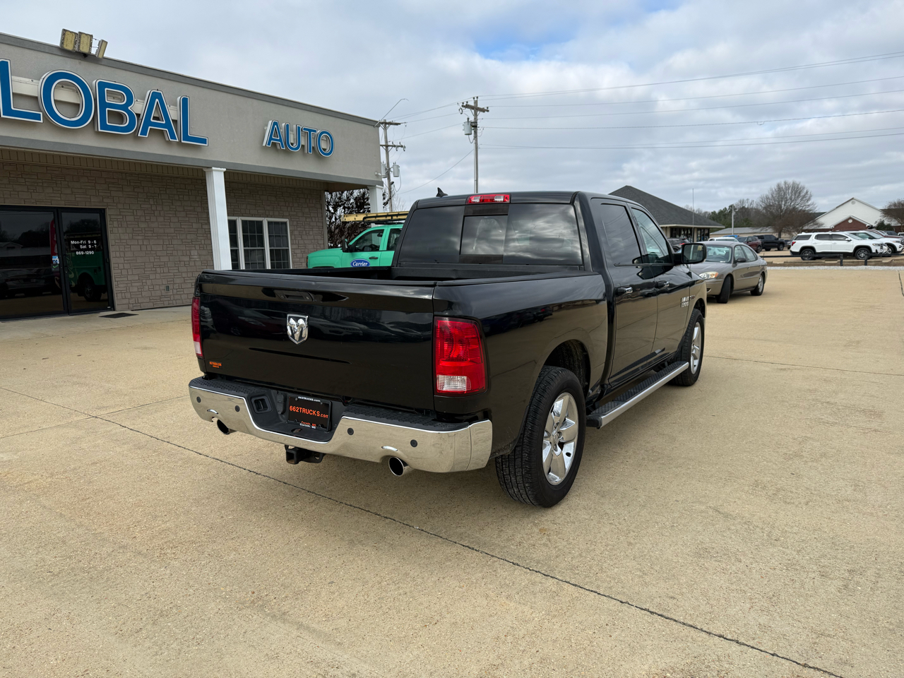 RAM 1500 2WD Crew Cab 140.5" SLT 2015