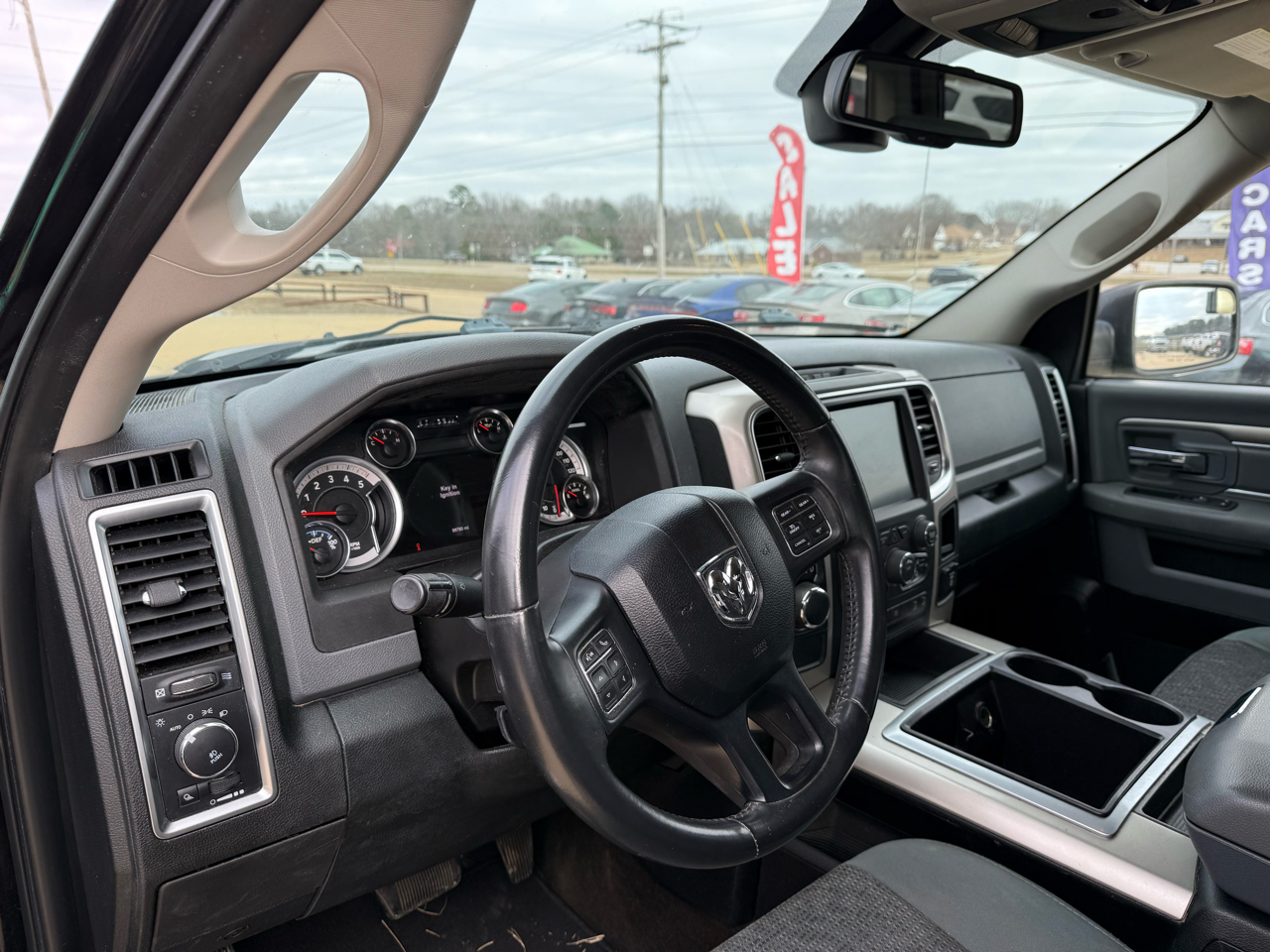 RAM 1500 2WD Crew Cab 140.5" SLT 2015
