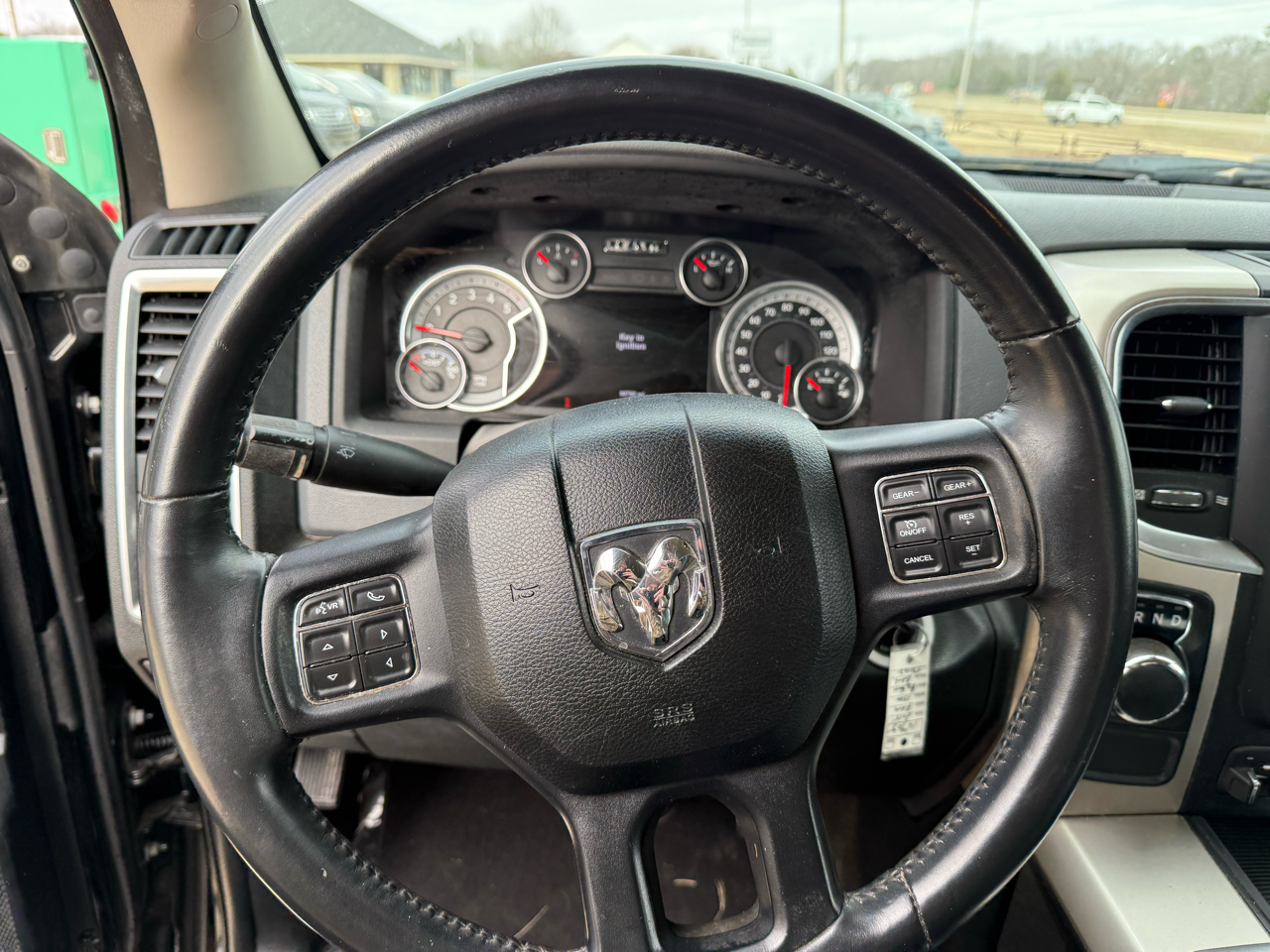 RAM 1500 2WD Crew Cab 140.5" SLT 2015