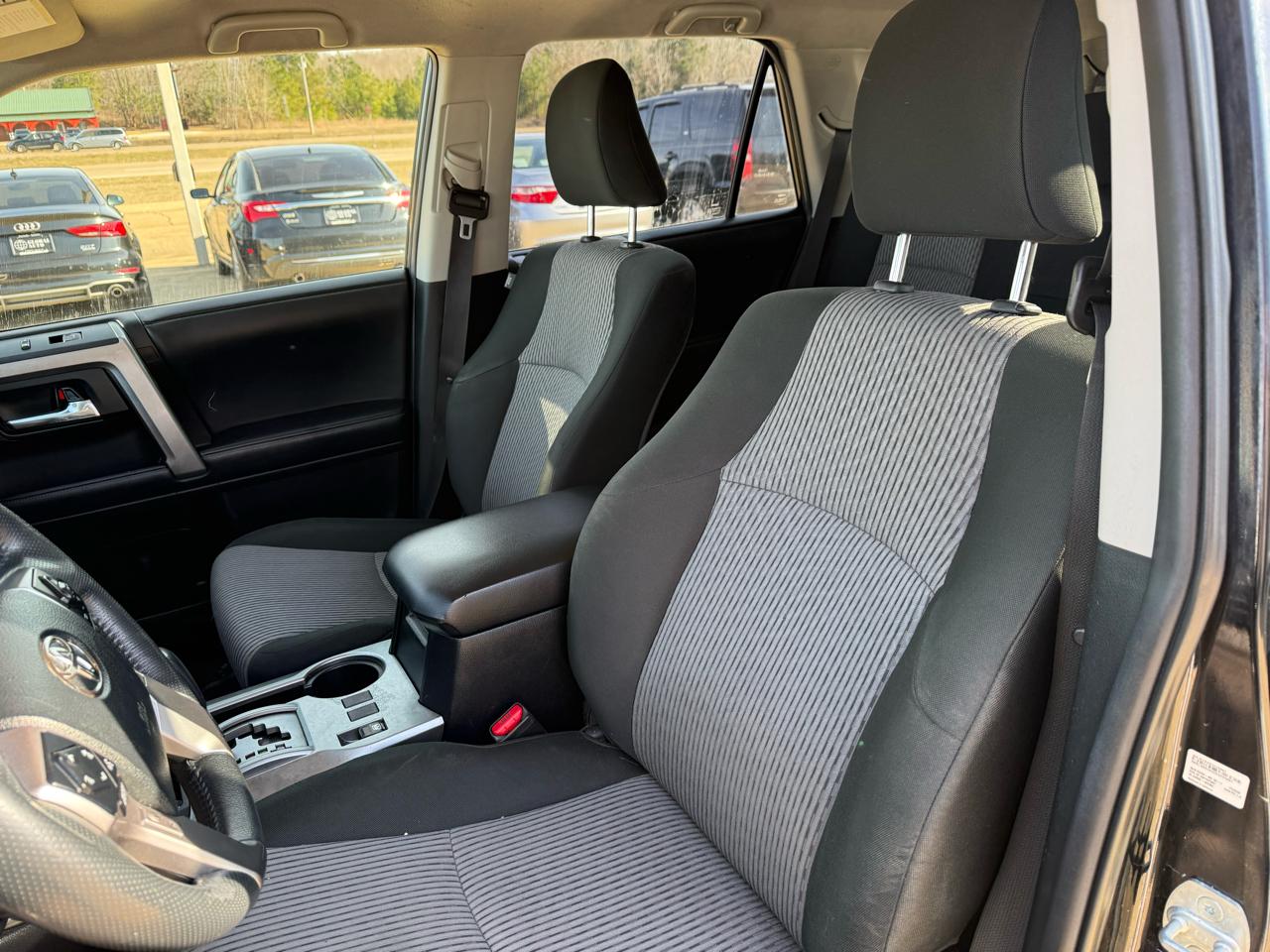 Toyota 4Runner SR5 2021