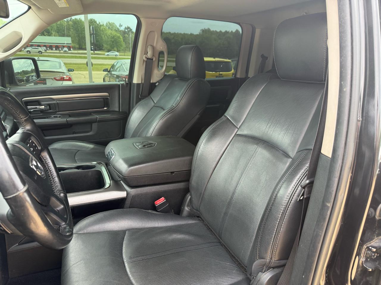 RAM 1500 4WD Crew Cab 140.5" Sport 2018