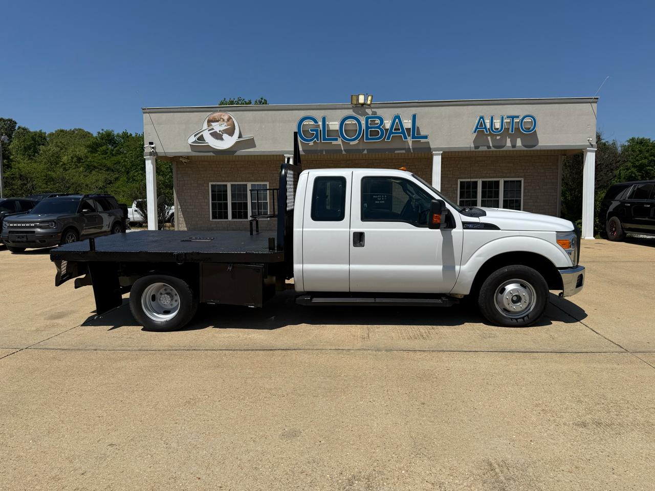 Ford F-350 SD XL SuperCab Long Bed DRW 2WD 2012