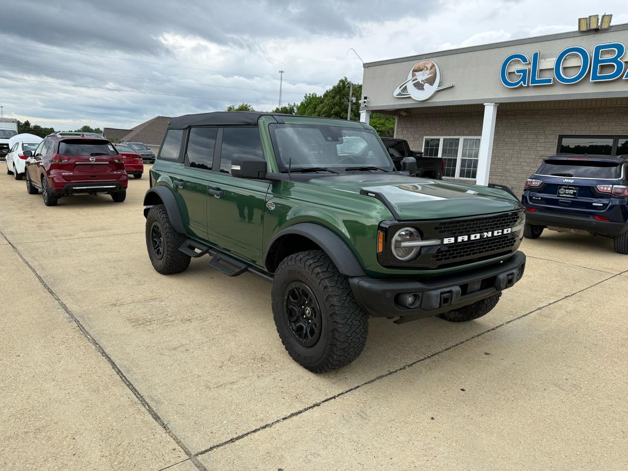 Ford Bronco Base 4-Door w/Advanced 2023