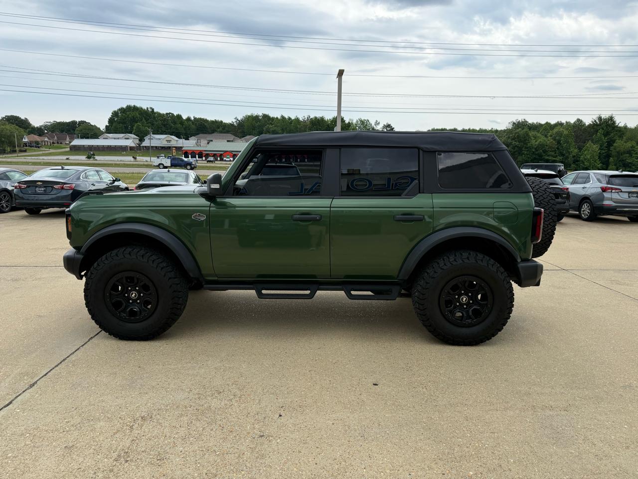 Ford Bronco Base 4-Door w/Advanced 2023