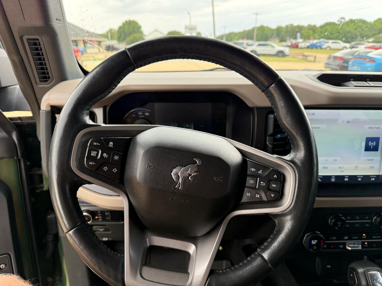 Ford Bronco Base 4-Door w/Advanced 2023