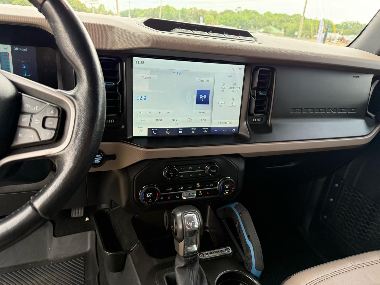 Ford Bronco Base 4-Door w/Advanced 2023