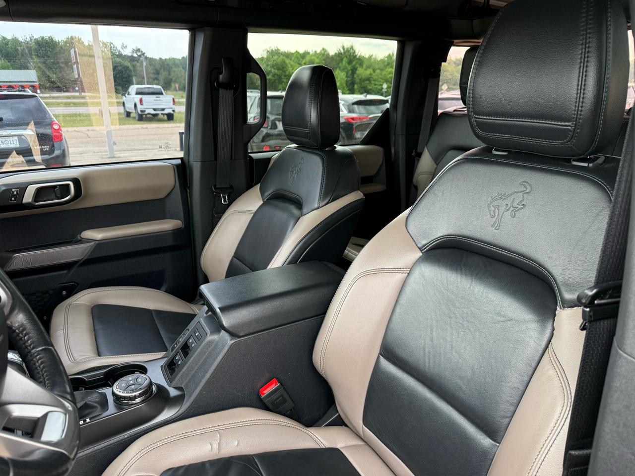 Ford Bronco Base 4-Door w/Advanced 2023