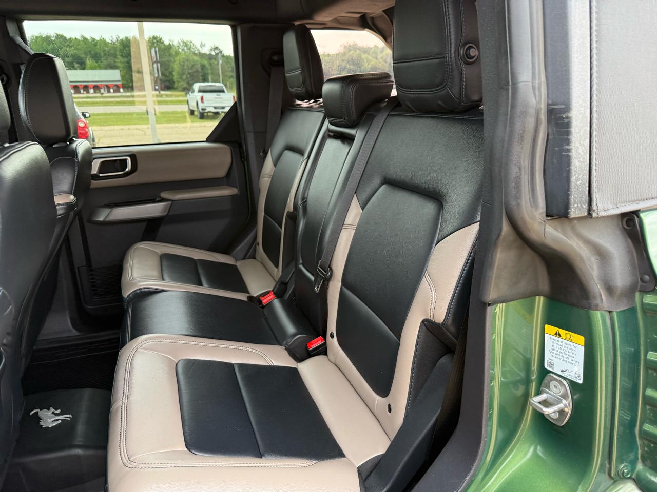 Ford Bronco Base 4-Door w/Advanced 2023