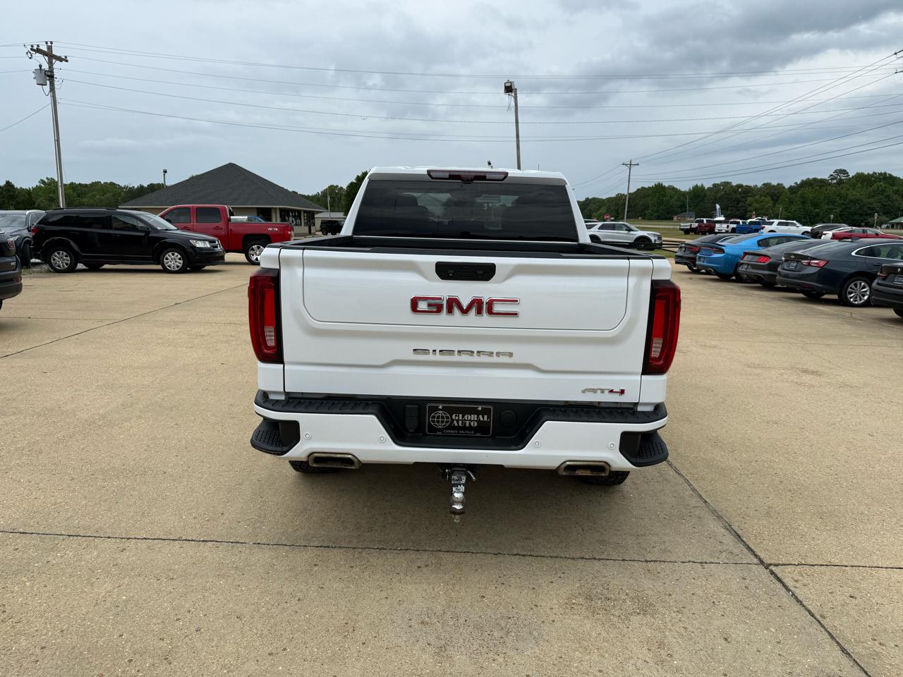 GMC Sierra 1500 AT4 Crew Cab 4WD 2023