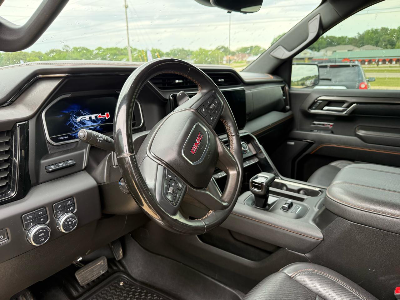 GMC Sierra 1500 AT4 Crew Cab 4WD 2023