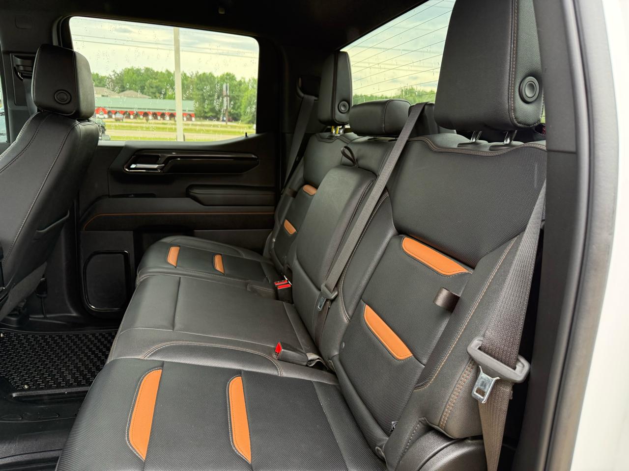 GMC Sierra 1500 AT4 Crew Cab 4WD 2023