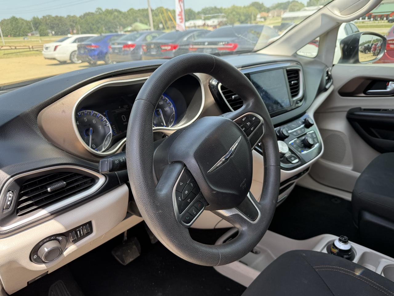 Chrysler Pacifica Touring 2017