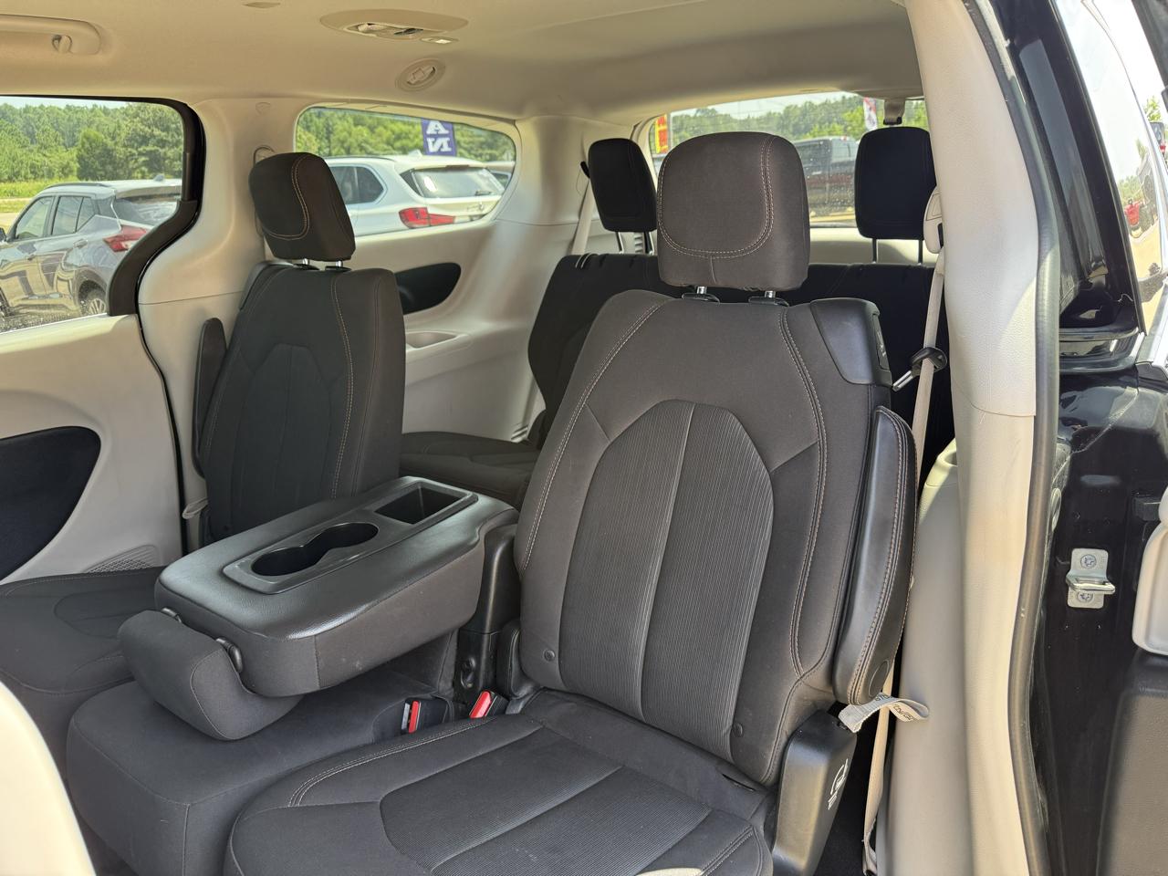 Chrysler Pacifica Touring 2017