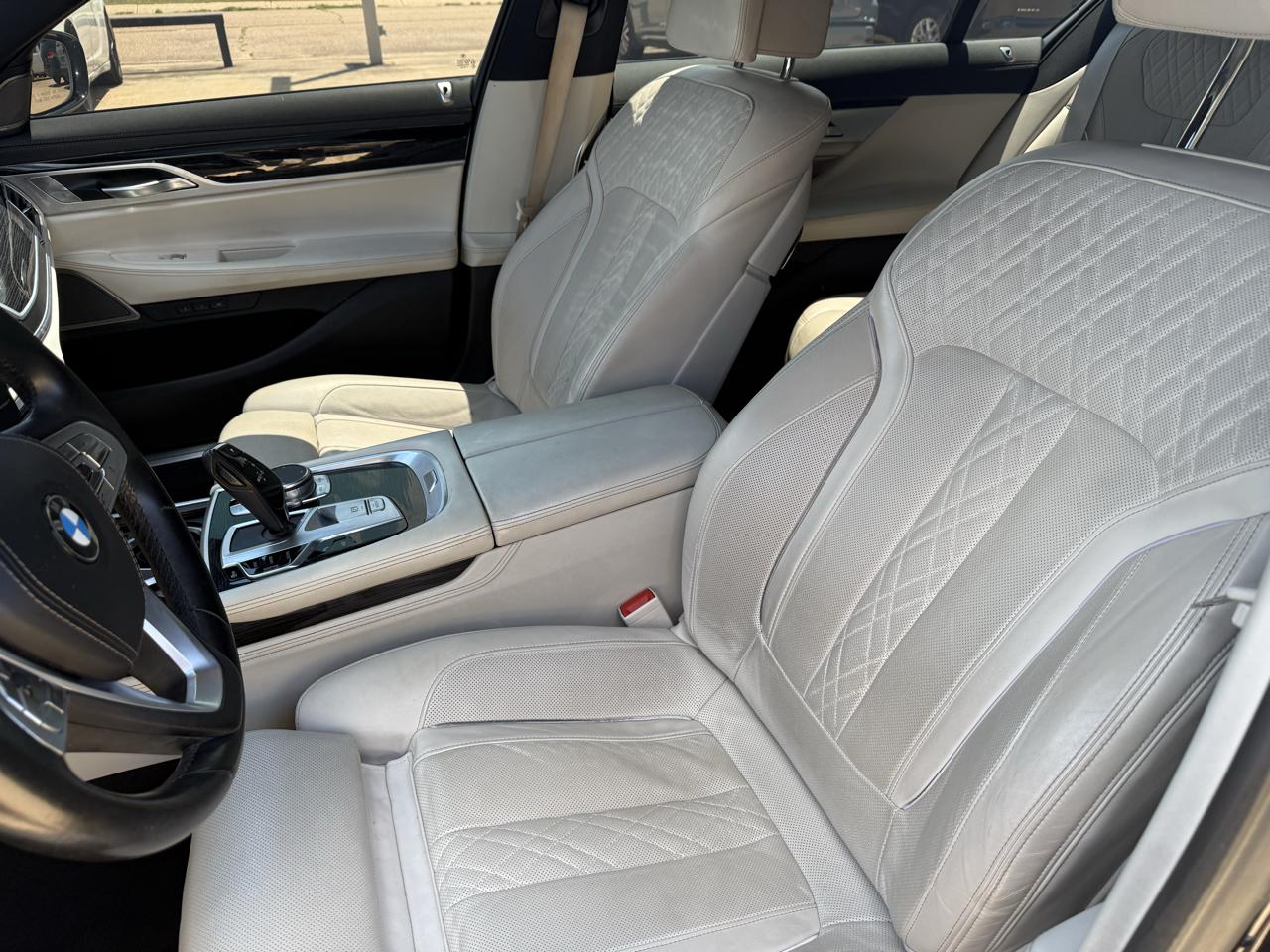 BMW 7-Series 750i 2019