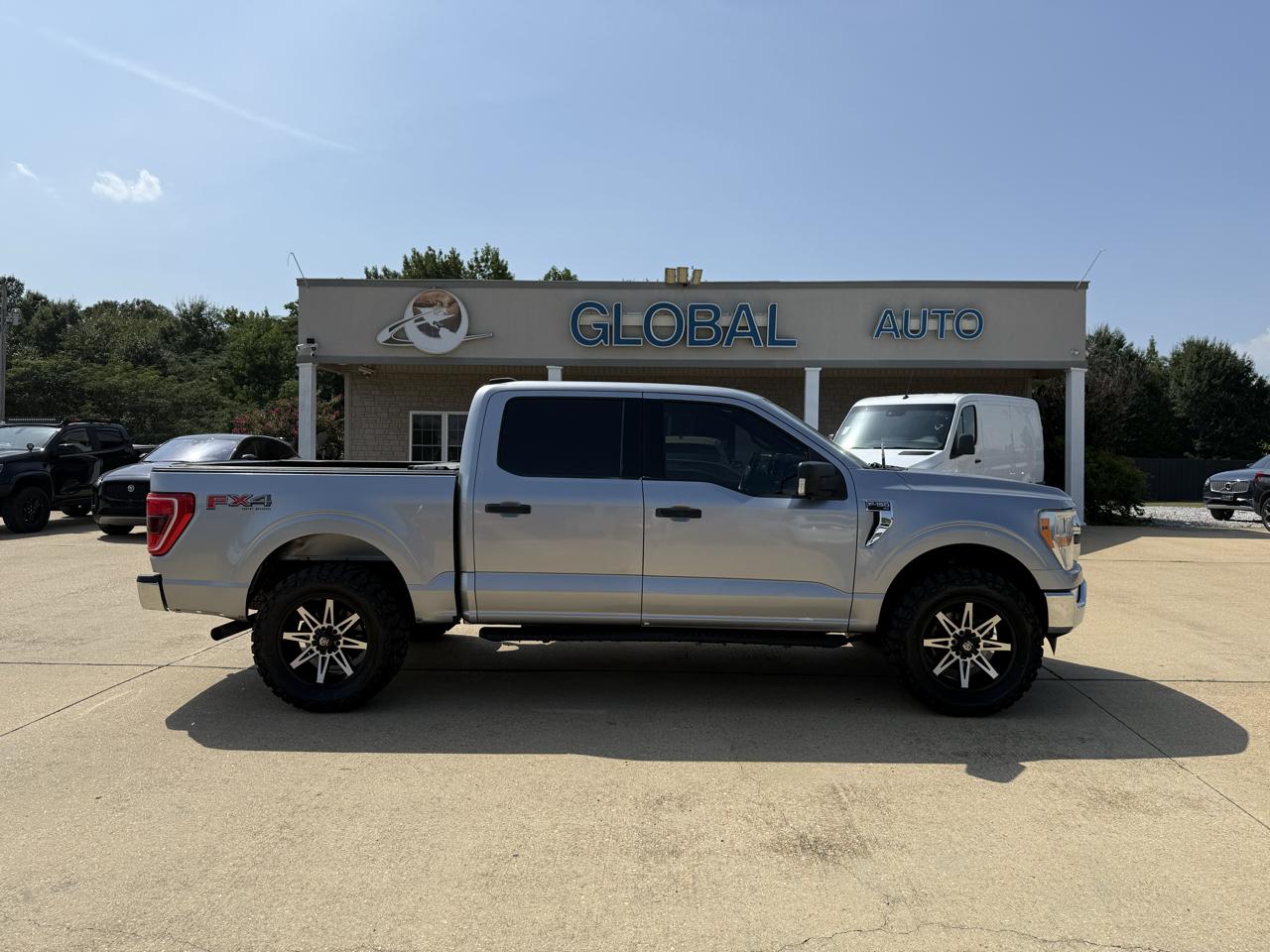 2022 Ford F-150 4WD SuperCrew 145" XLT