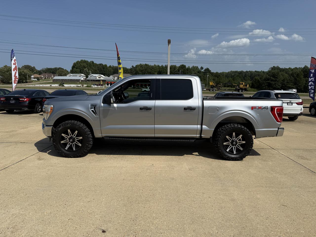 Ford F-150 4WD SuperCrew 145" XLT 2022