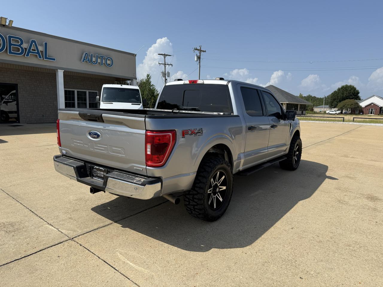 Ford F-150 4WD SuperCrew 145" XLT 2022