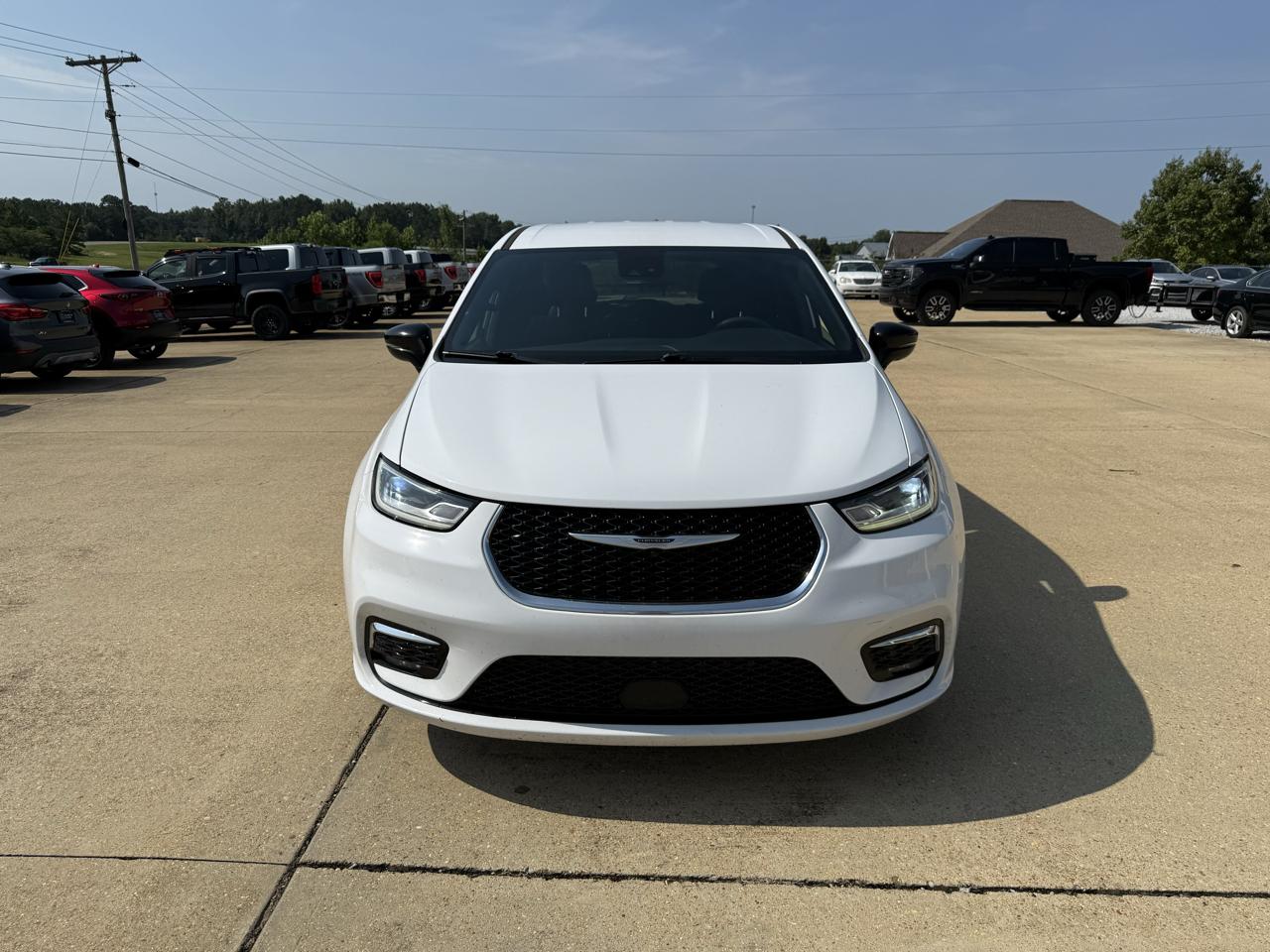 Chrysler Pacifica Touring 2024