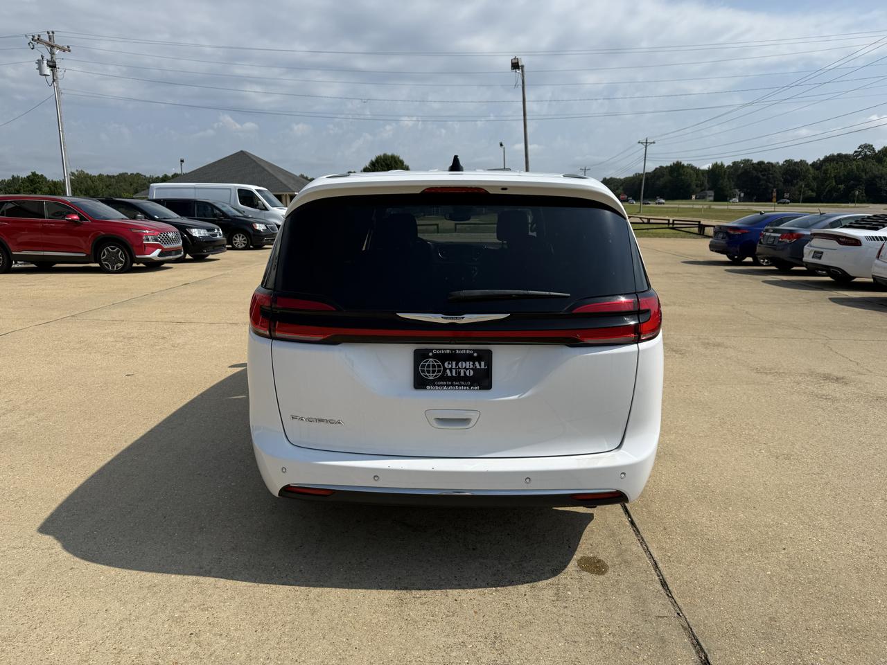 Chrysler Pacifica Touring 2024