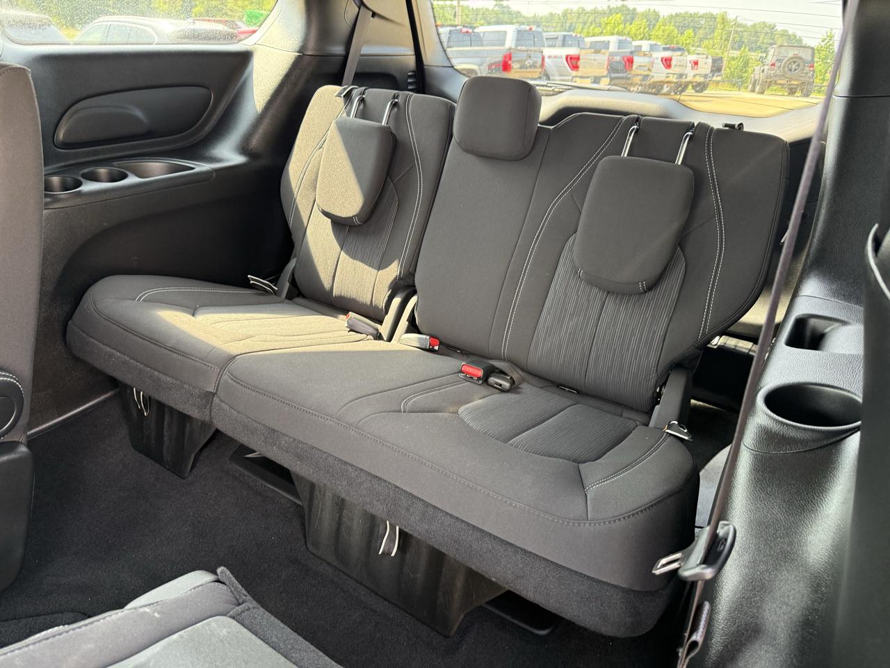 Chrysler Pacifica Touring 2024