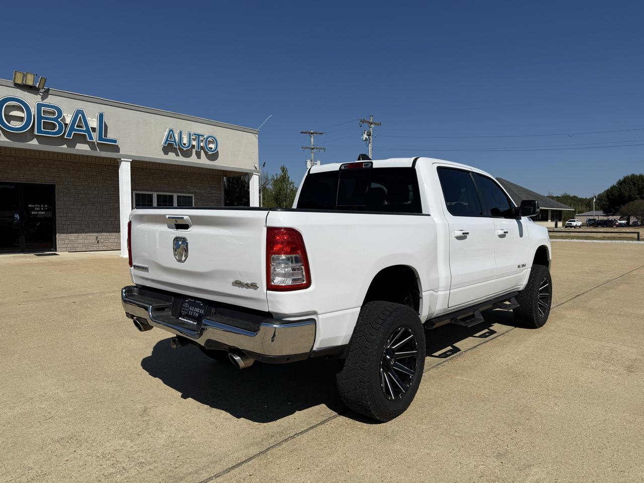 RAM 1500 Big Horn Crew Cab SWB 4WD 2020