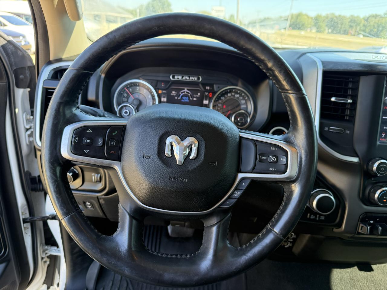 RAM 1500 Big Horn Crew Cab SWB 4WD 2020