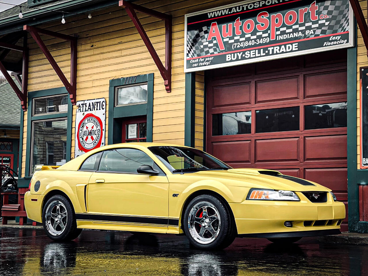Ford Mustang GT Deluxe Coupe 2001