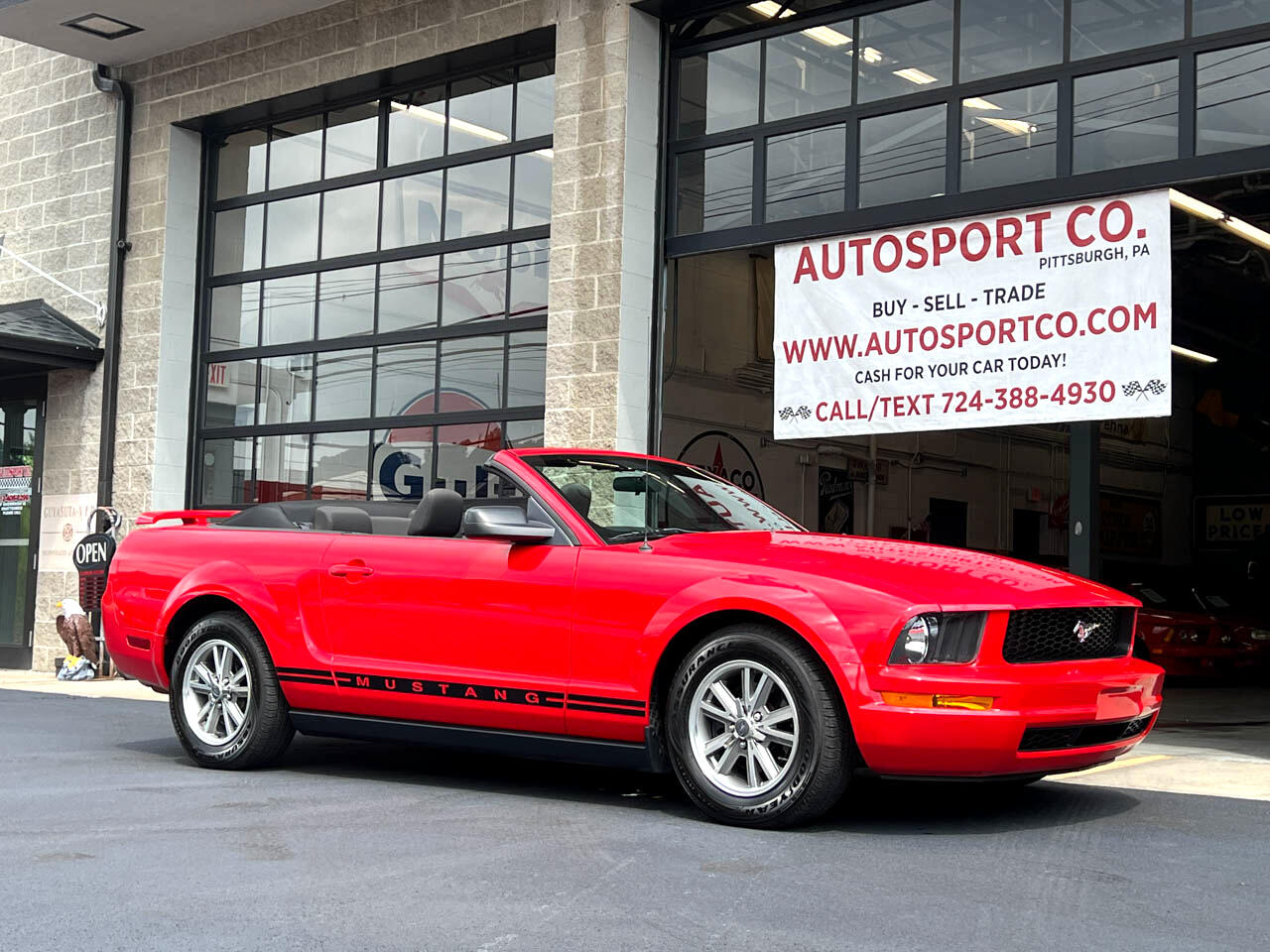 Ford Mustang V6 Deluxe Convertible 2005