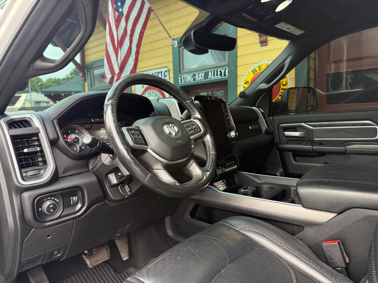 RAM 2500 Big Horn 4x4 Crew Cab 6'4" Box 2021