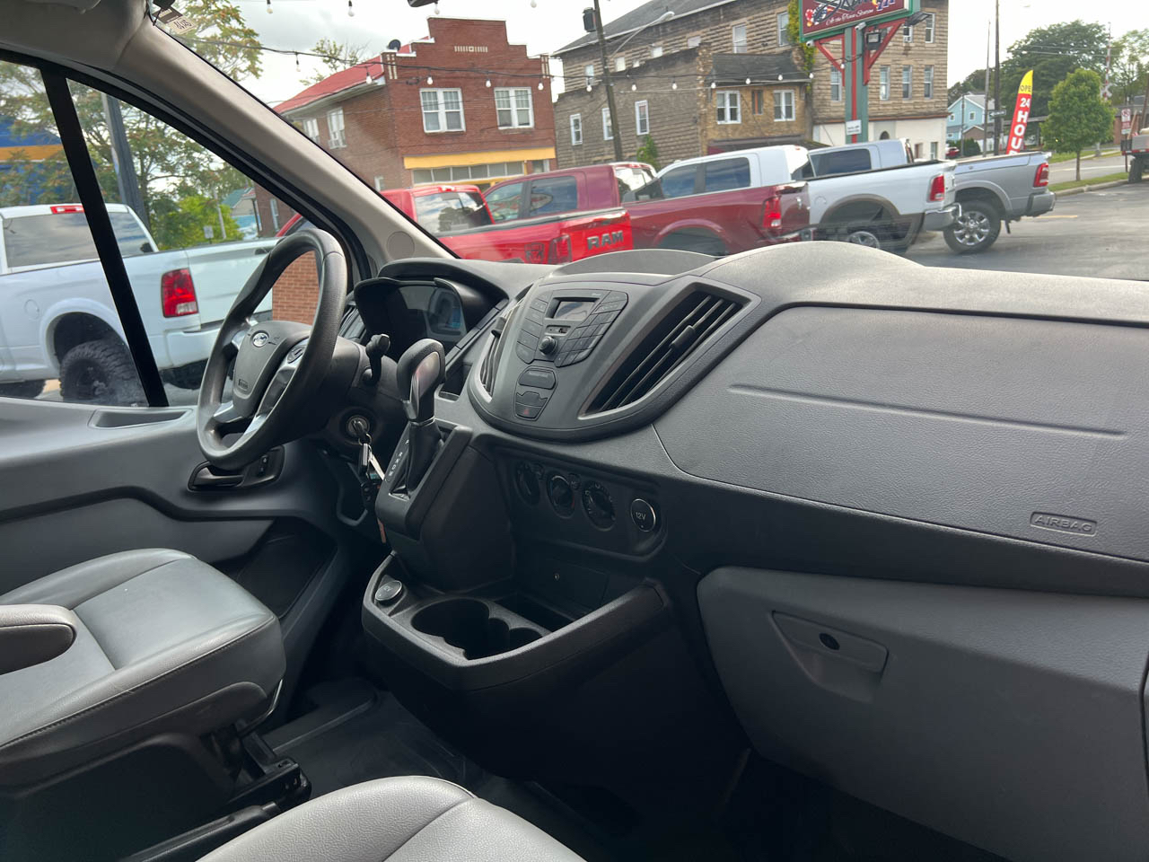 2019 Ford Transit Van photo 28