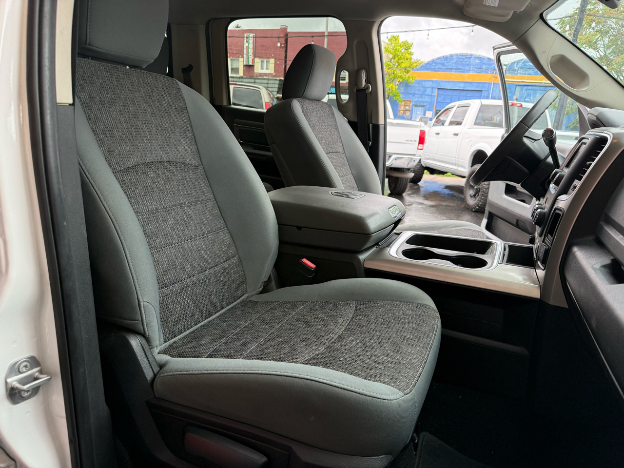 2018 Ram 3500 SLT photo 20