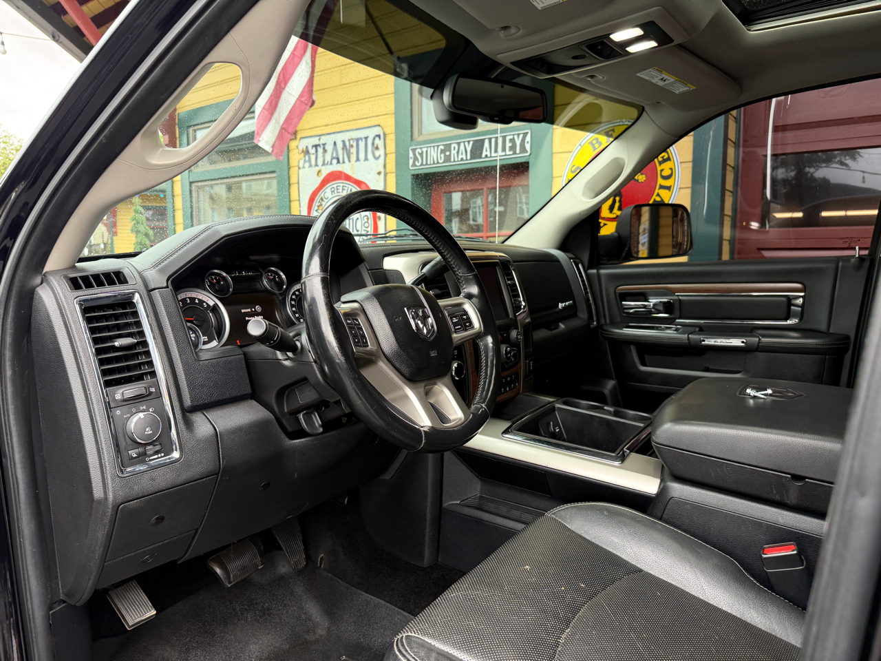 2014 Ram 2500 Laramie photo 12