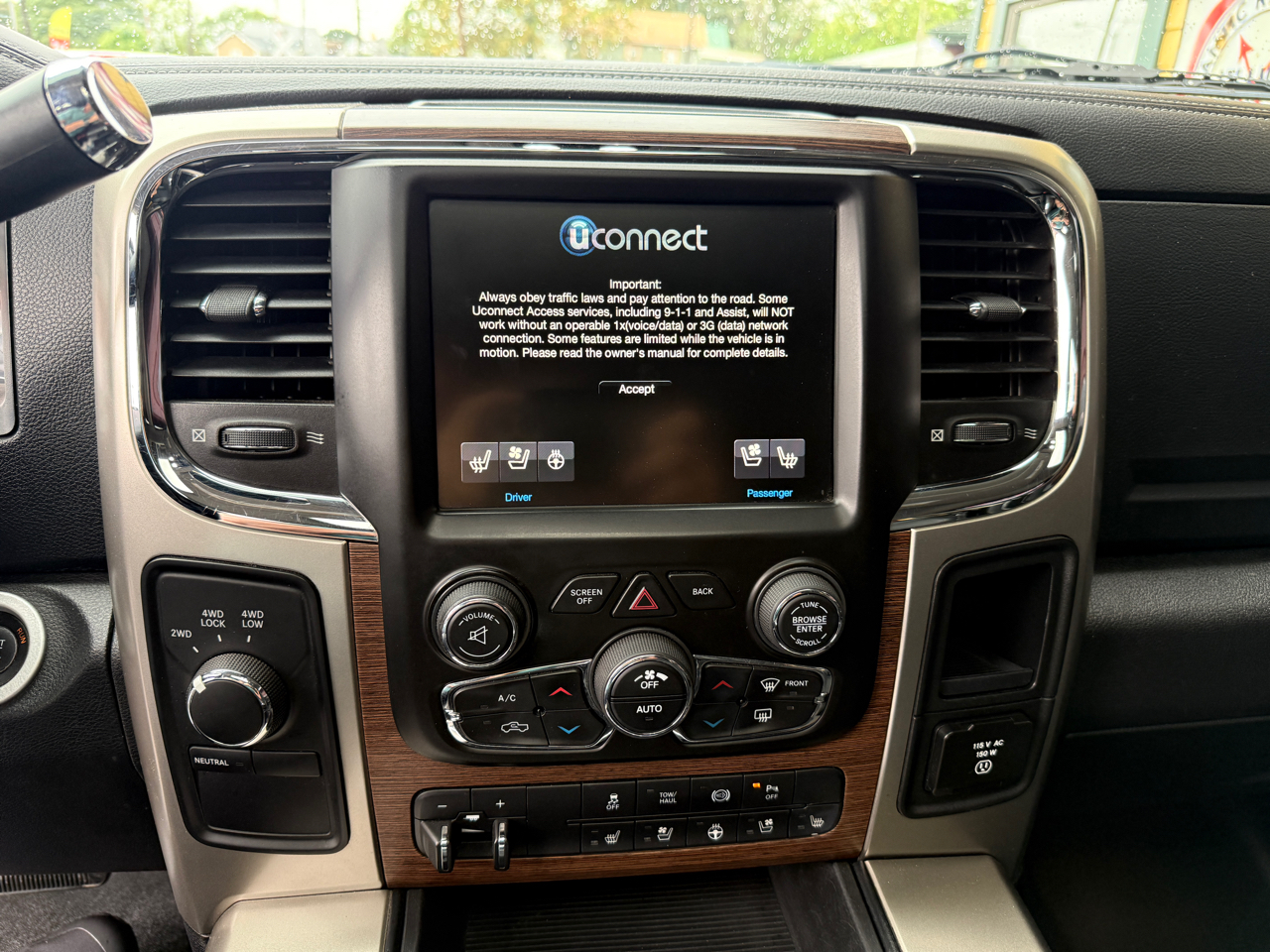 2014 Ram 2500 Laramie photo 13