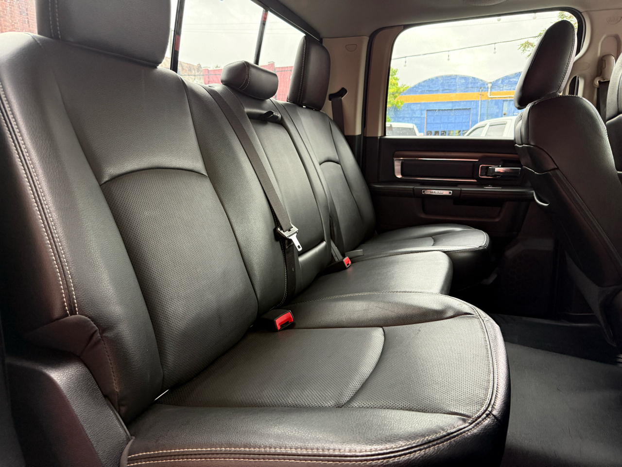 2014 Ram 2500 Laramie photo 17