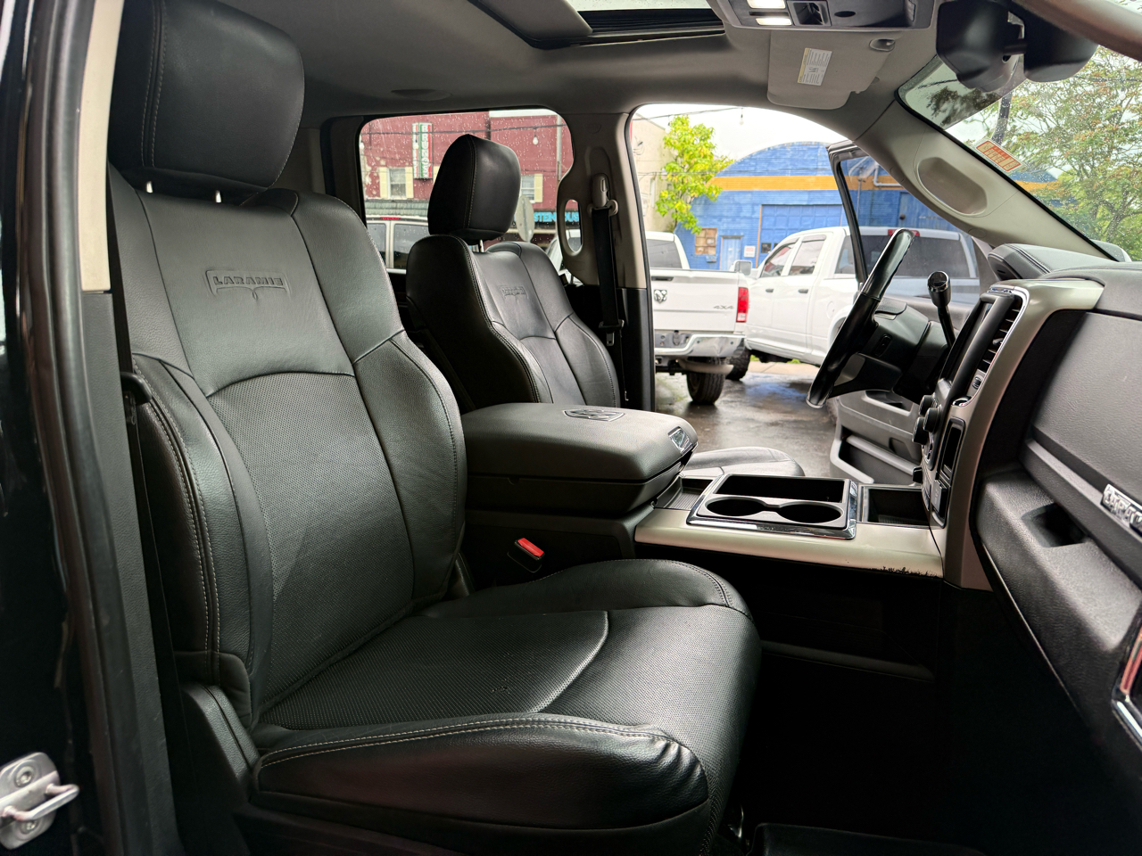 2014 Ram 2500 Laramie photo 18