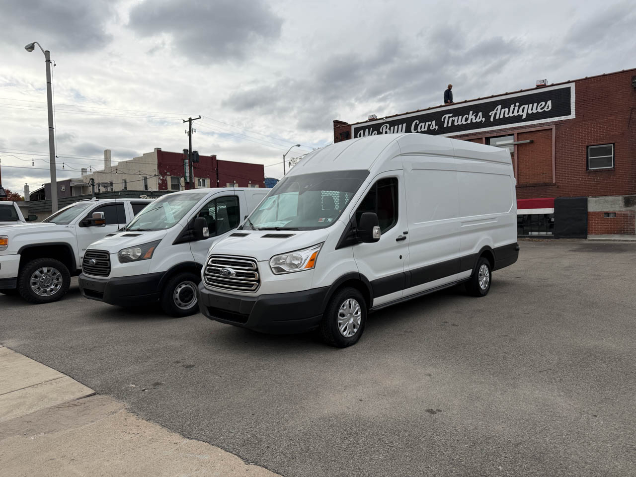Ford Transit 350 Van High Roof w/Sliding Pass. 148-in. WB EL 2017 Ford Transit 350 Van High Roof w/Sliding Pass. 148-in. WB EL 2017
