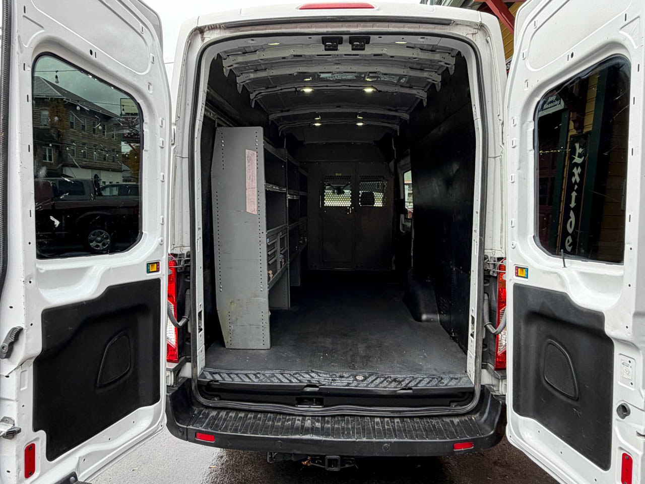 Ford Transit 350 Van High Roof w/Sliding Pass. 148-in. WB EL 2017 Ford Transit 350 Van High Roof w/Sliding Pass. 148-in. WB EL 2017