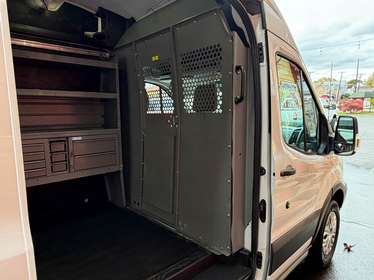 Ford Transit 350 Van High Roof w/Sliding Pass. 148-in. WB EL 2017 Ford Transit 350 Van High Roof w/Sliding Pass. 148-in. WB EL 2017