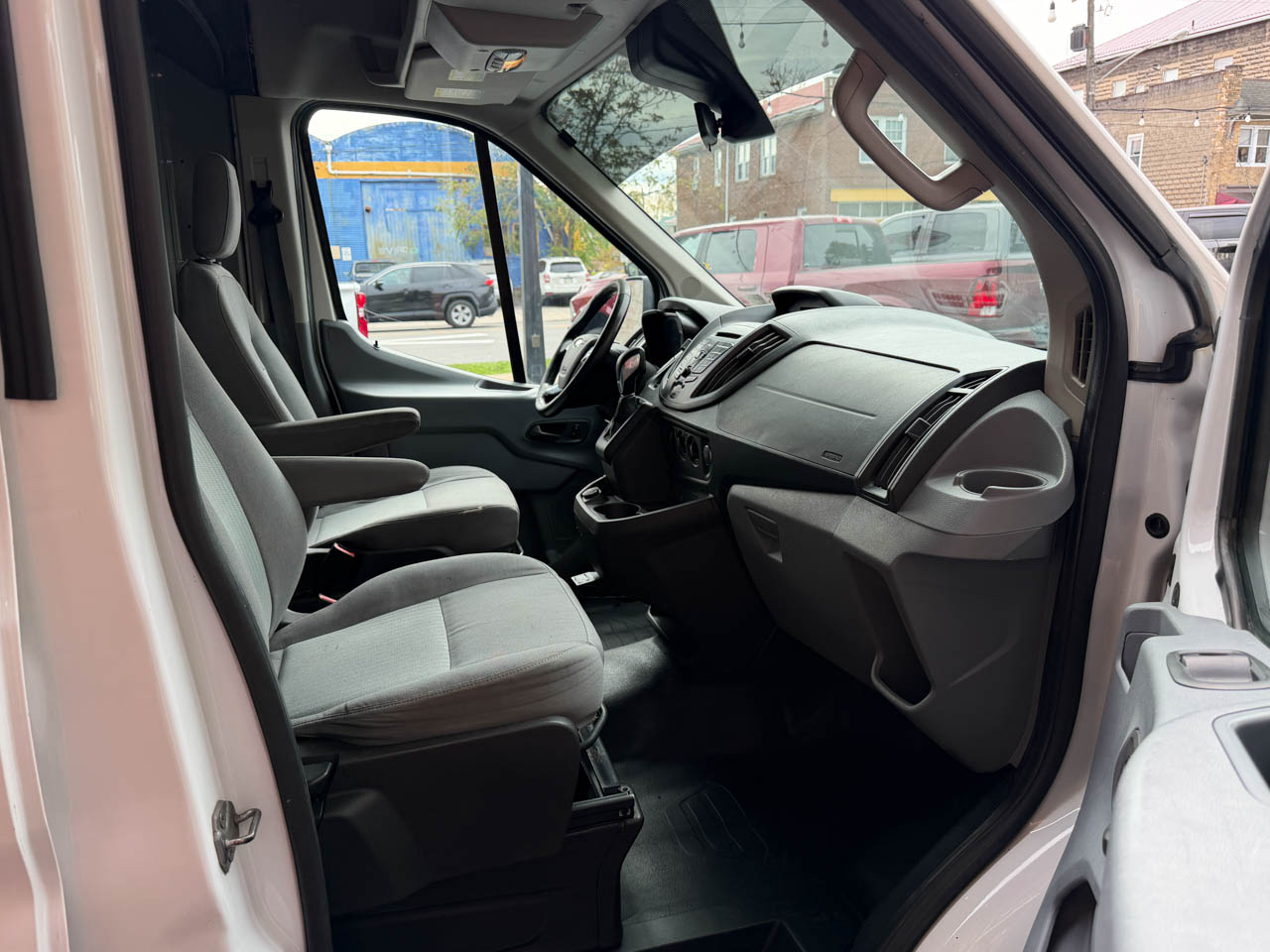 Ford Transit 350 Van High Roof w/Sliding Pass. 148-in. WB EL 2017 Ford Transit 350 Van High Roof w/Sliding Pass. 148-in. WB EL 2017