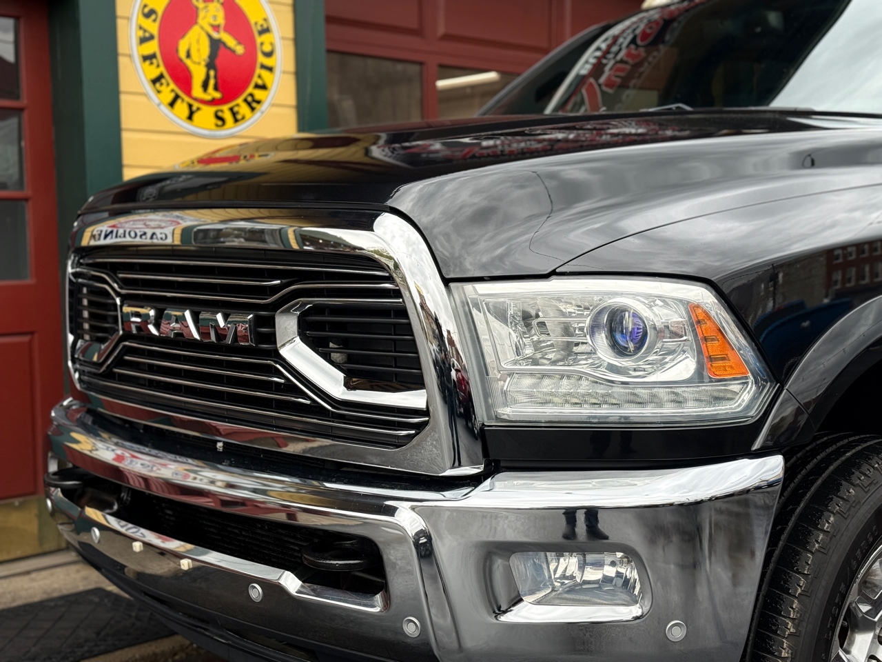 RAM 3500 Limited Crew Cab SWB 4WD 2016 RAM 3500 Limited Crew Cab SWB 4WD 2016