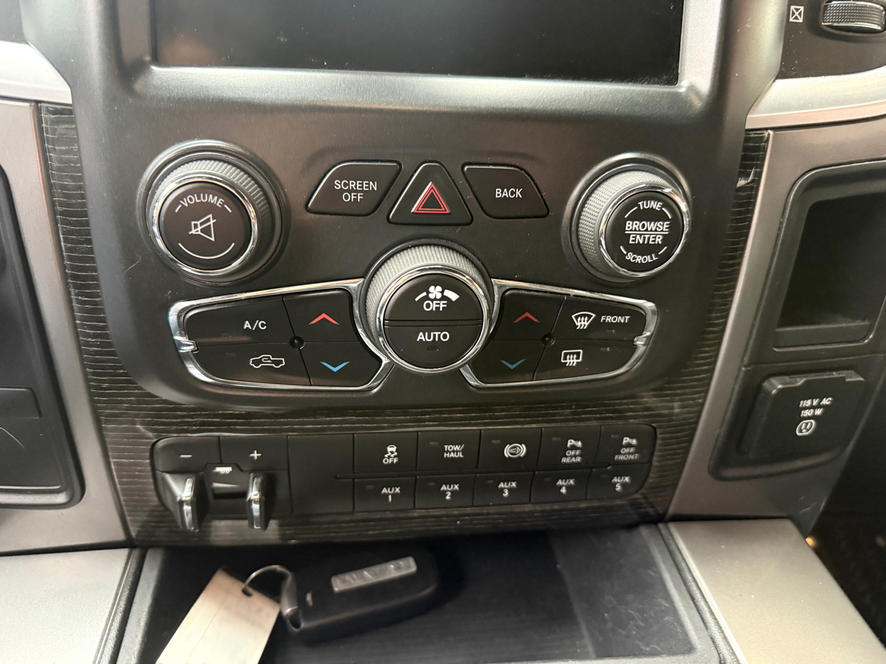 RAM 3500 Limited Crew Cab SWB 4WD 2016 RAM 3500 Limited Crew Cab SWB 4WD 2016