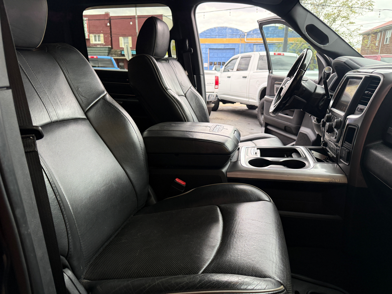 RAM 3500 Limited Crew Cab SWB 4WD 2016 RAM 3500 Limited Crew Cab SWB 4WD 2016