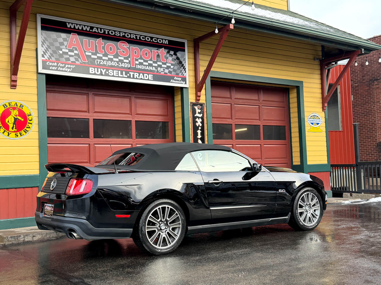Ford Mustang GT convertible 2011