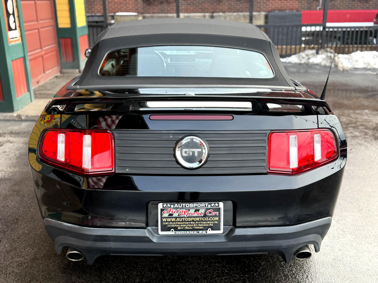 Ford Mustang GT convertible 2011