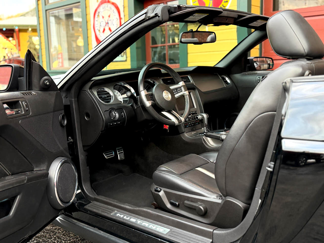 Ford Mustang GT convertible 2011