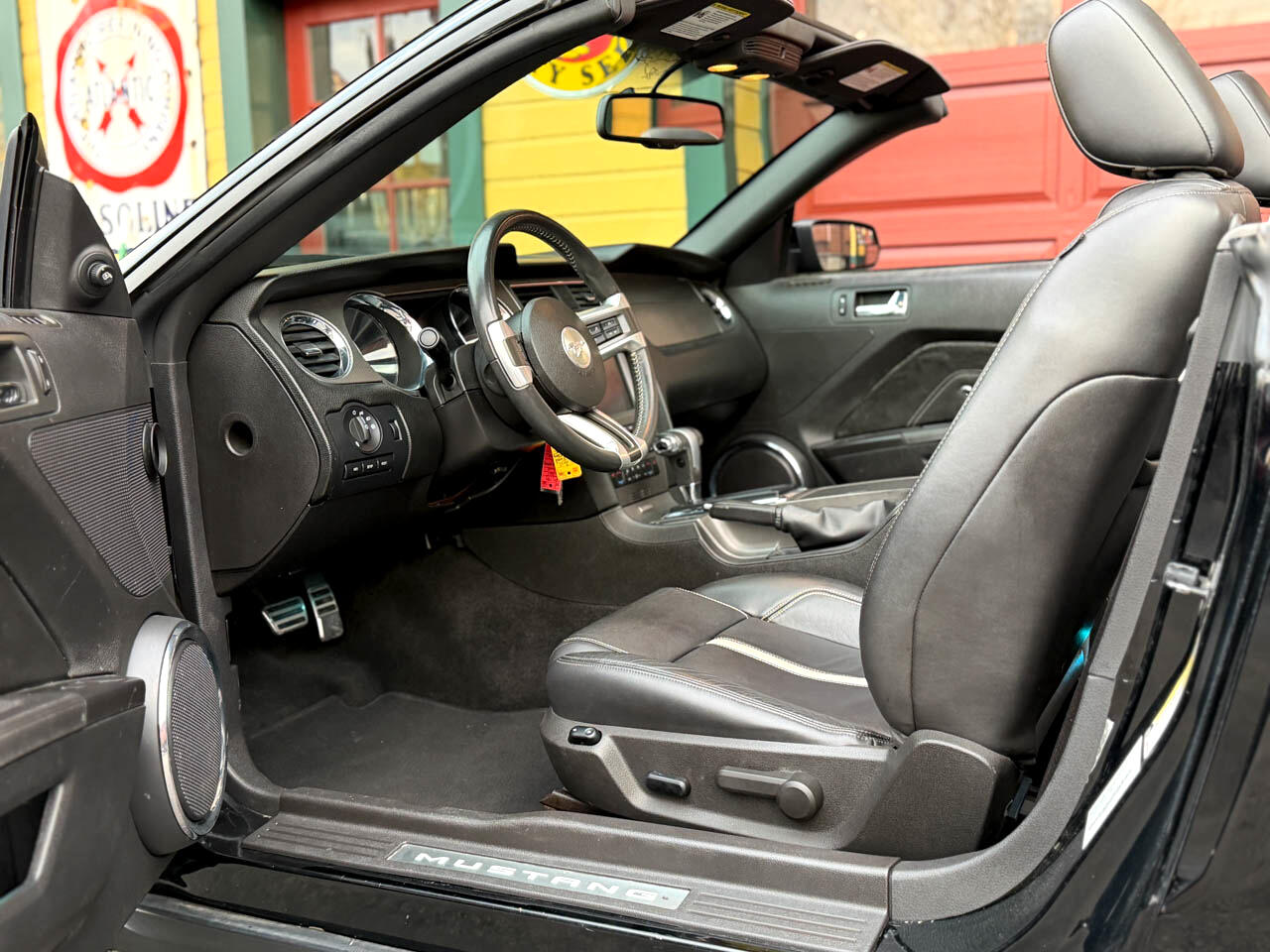 Ford Mustang GT convertible 2011