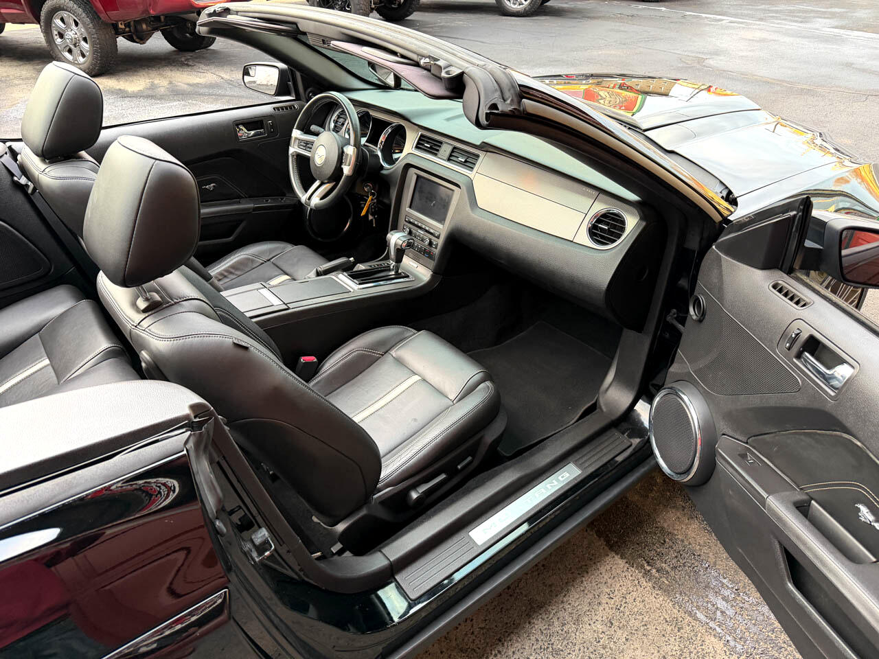 Ford Mustang GT convertible 2011