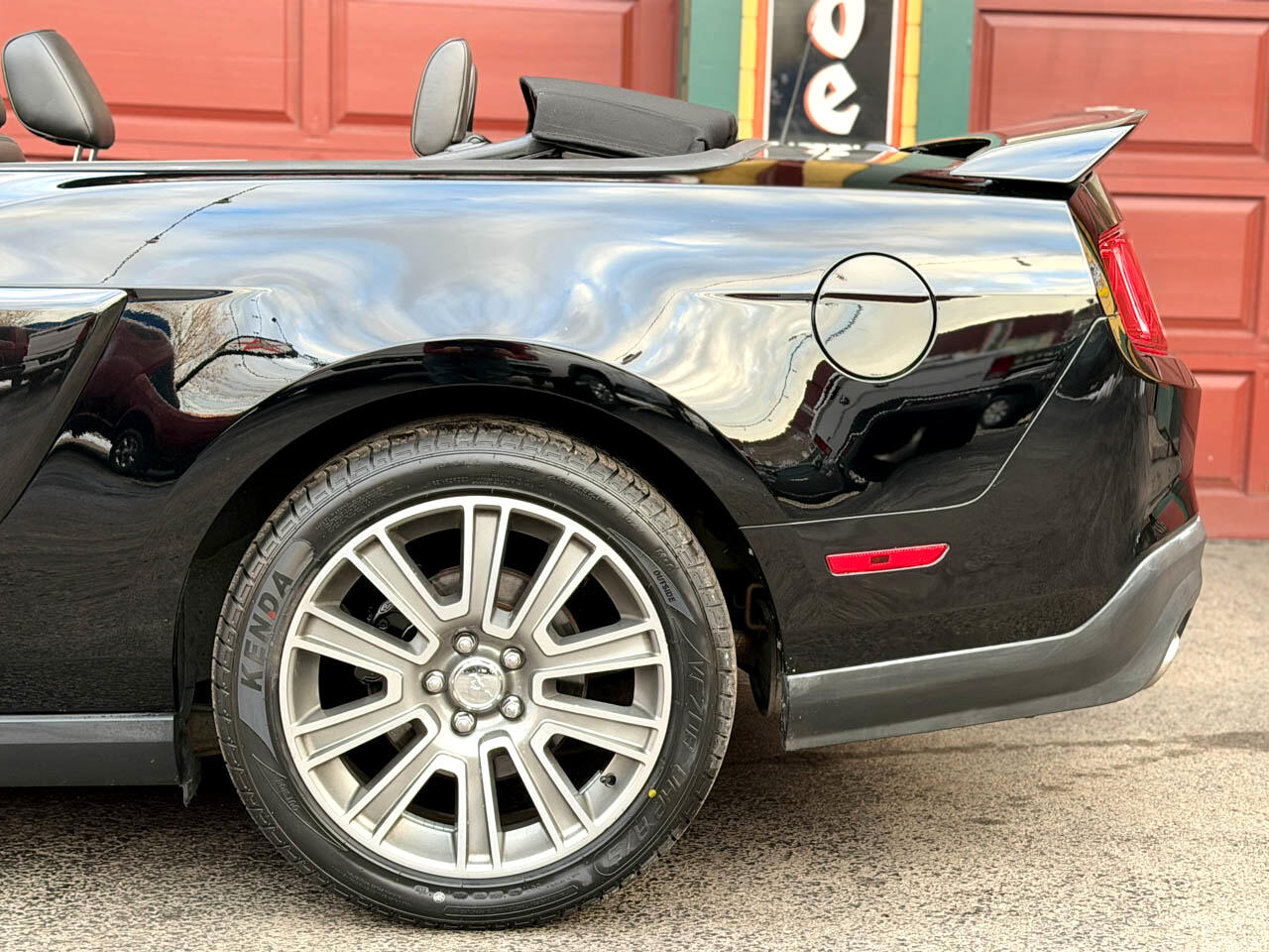 Ford Mustang GT convertible 2011