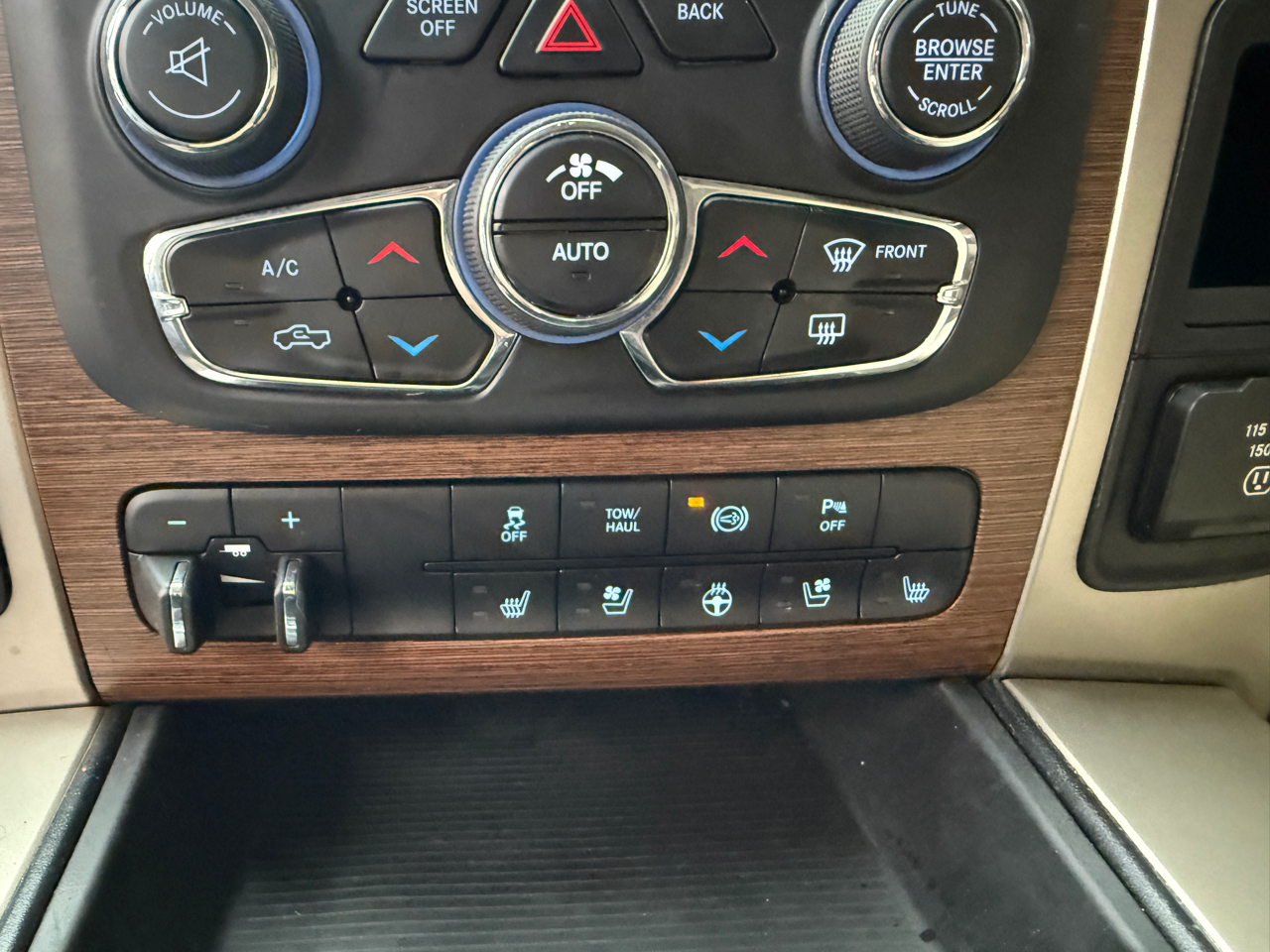 RAM 2500 Laramie Crew Cab SWB 4WD 2014