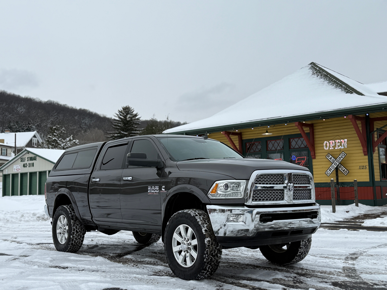 RAM 2500 Laramie Crew Cab SWB 4WD 2017